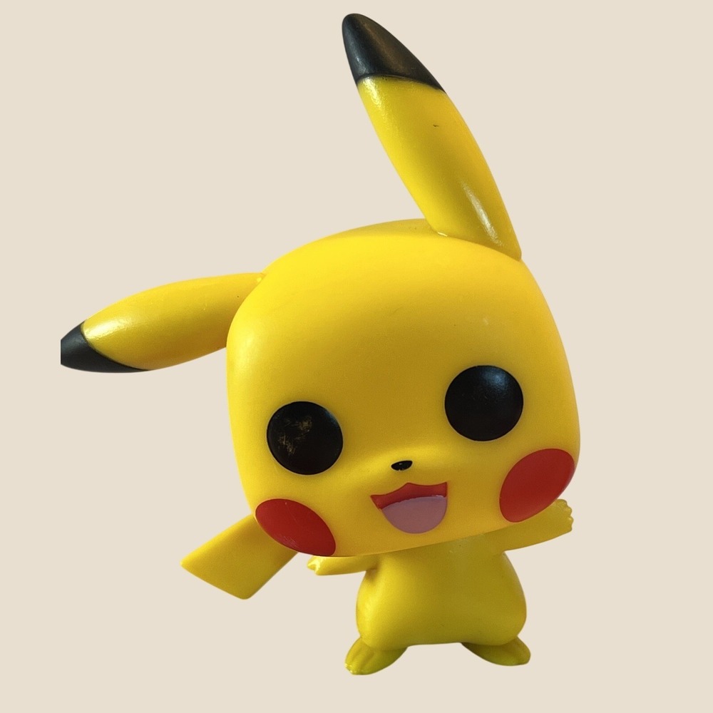 Funko POP! Pokemon Pikachu Exclusive Vinyl Figure no box